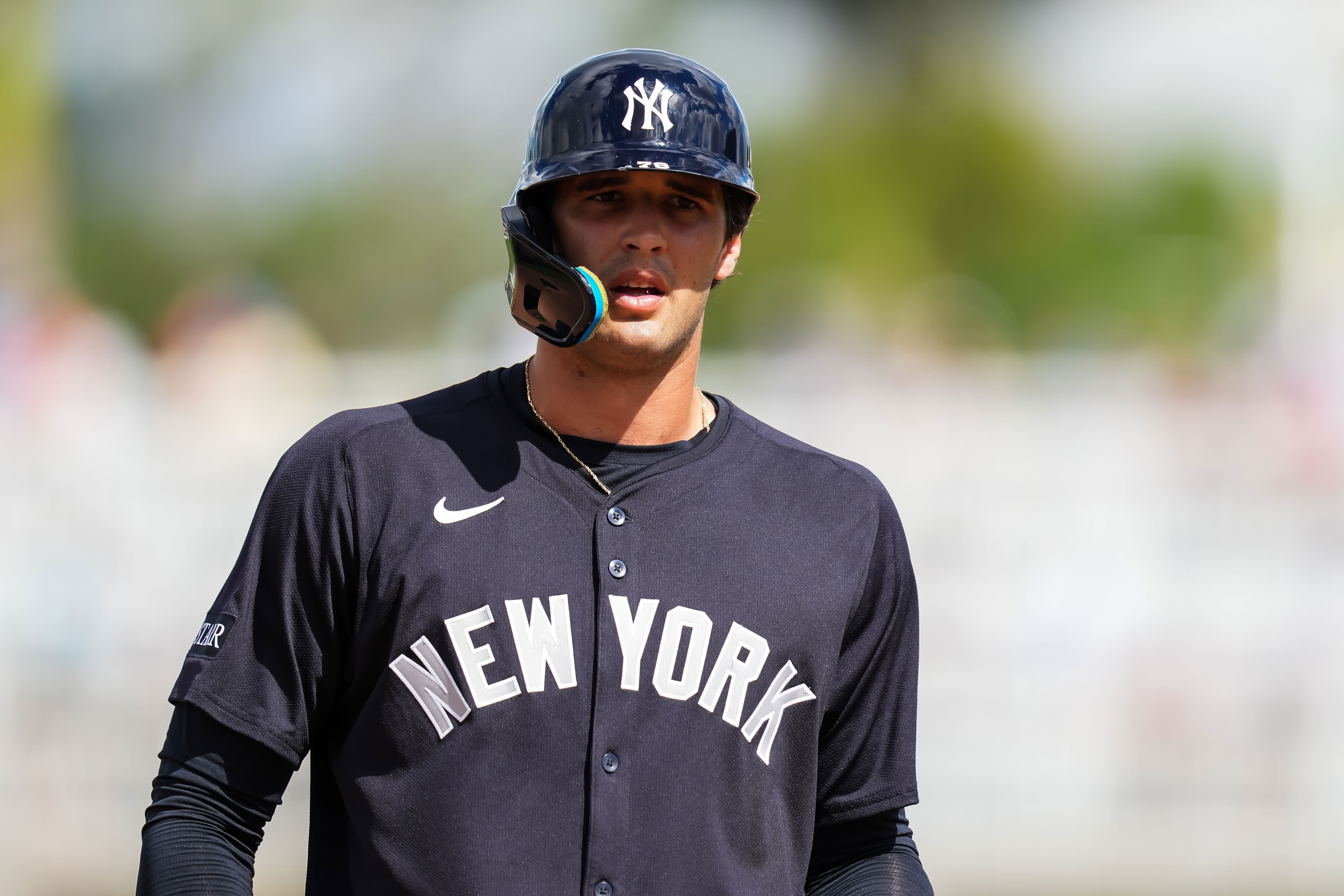 Yankees make 3 roster moves, including