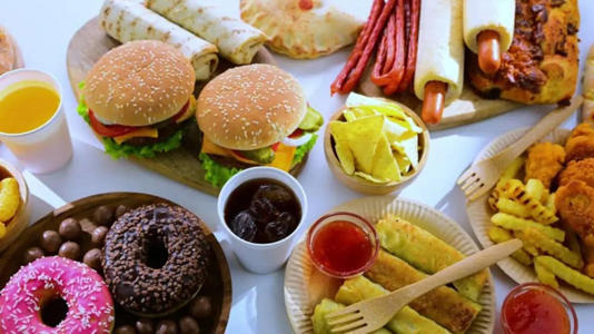 India’s Ultra-Processed Food Crisis: Youngsters Face Rising Obesity, Diabetes, and Cholesterol, Says Lancet Study
