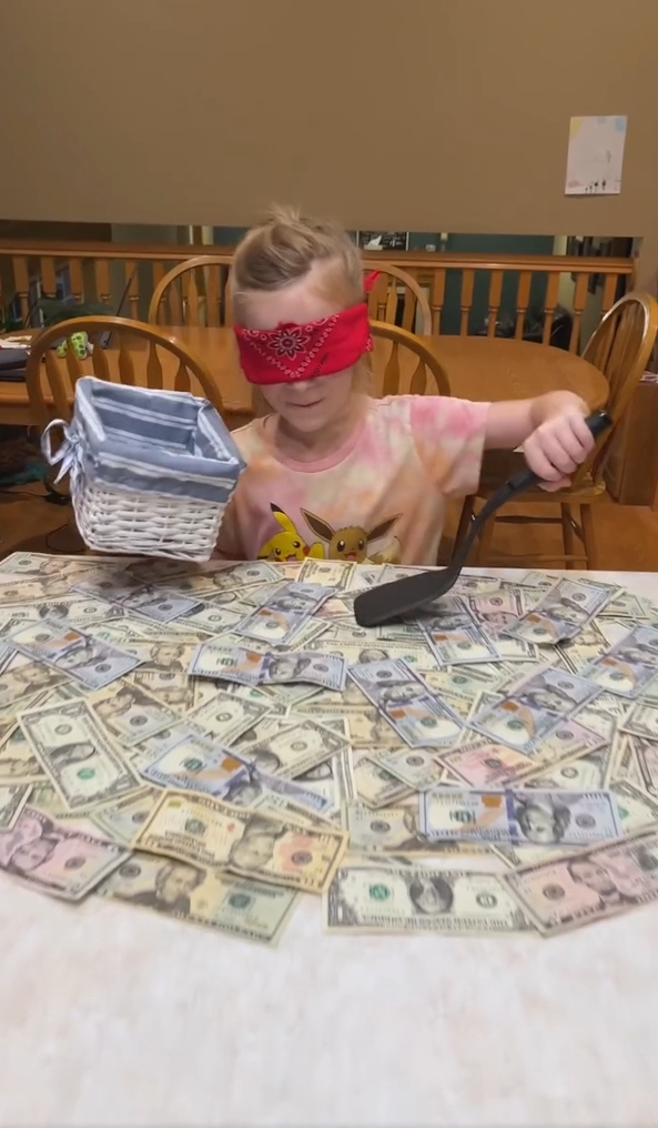Spatula Flip Challenge – Fun for Kids and Family