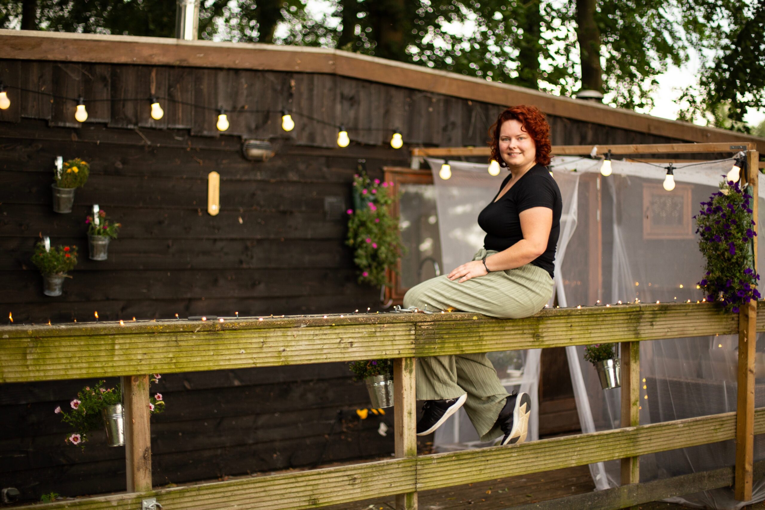 De Graaf sagt, dass sie mit dem Leben auf dem Lande zufrieden ist.