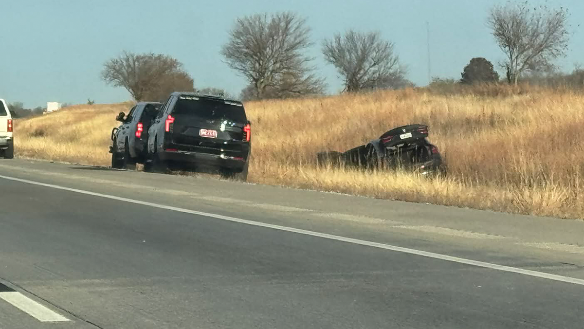 Suspect in custody after chase on I-35 ends in crash near Purcell