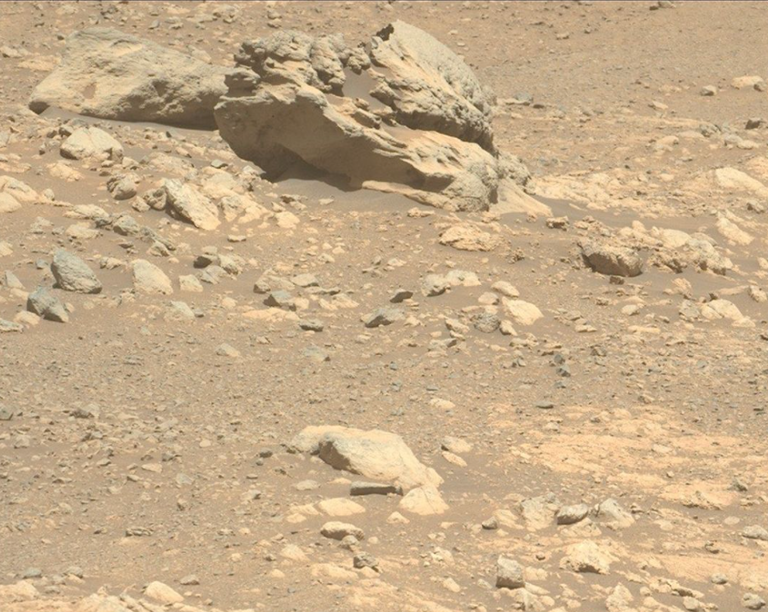 NASA discovers 'unusual' rock on Mars - and it doesn't actually belong ...