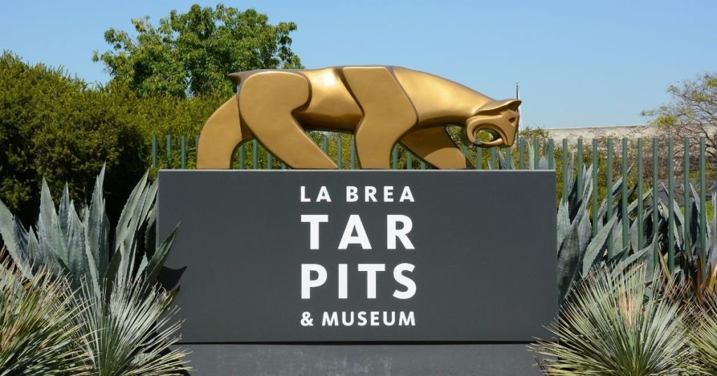 La Brea Tar Pits and Museum exterior sign