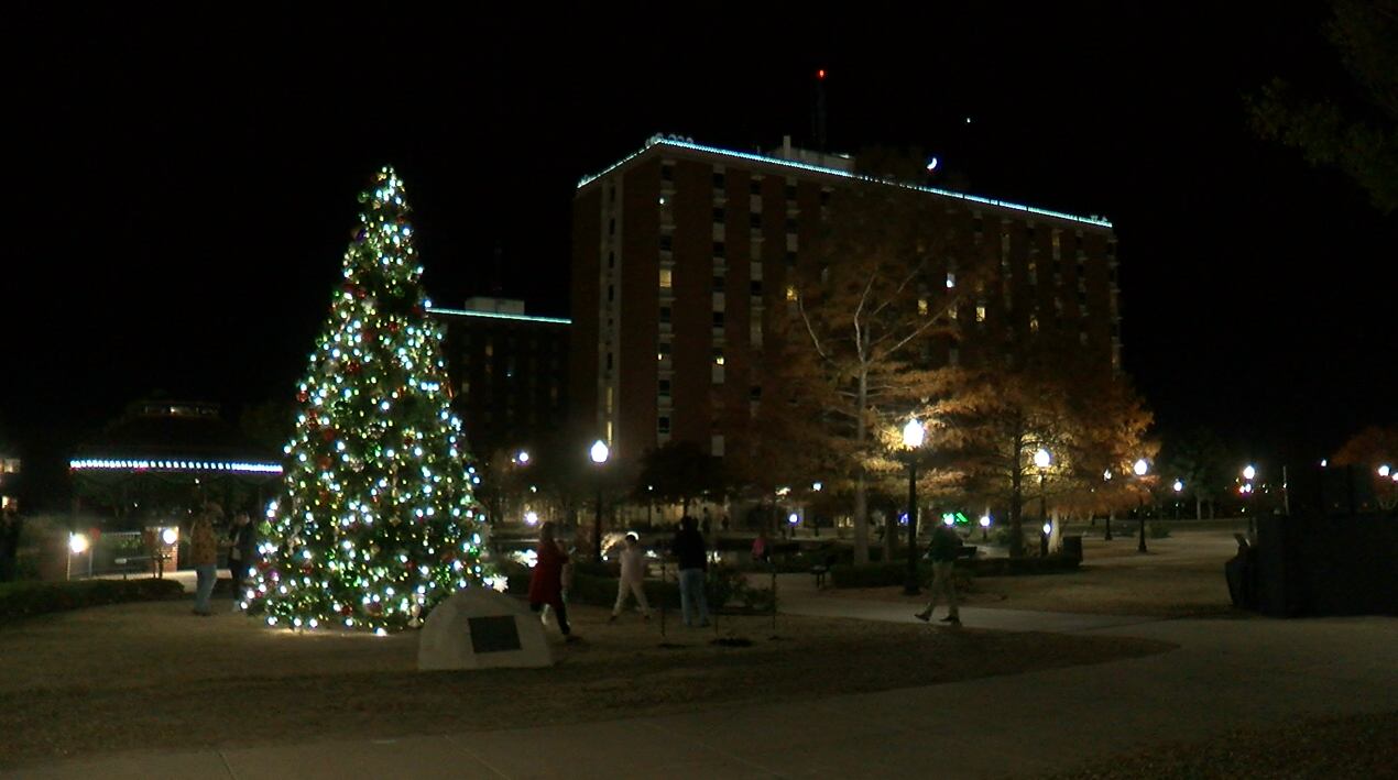 Cameron University hosts annual tree lighting ceremonies in Lawton Duncan