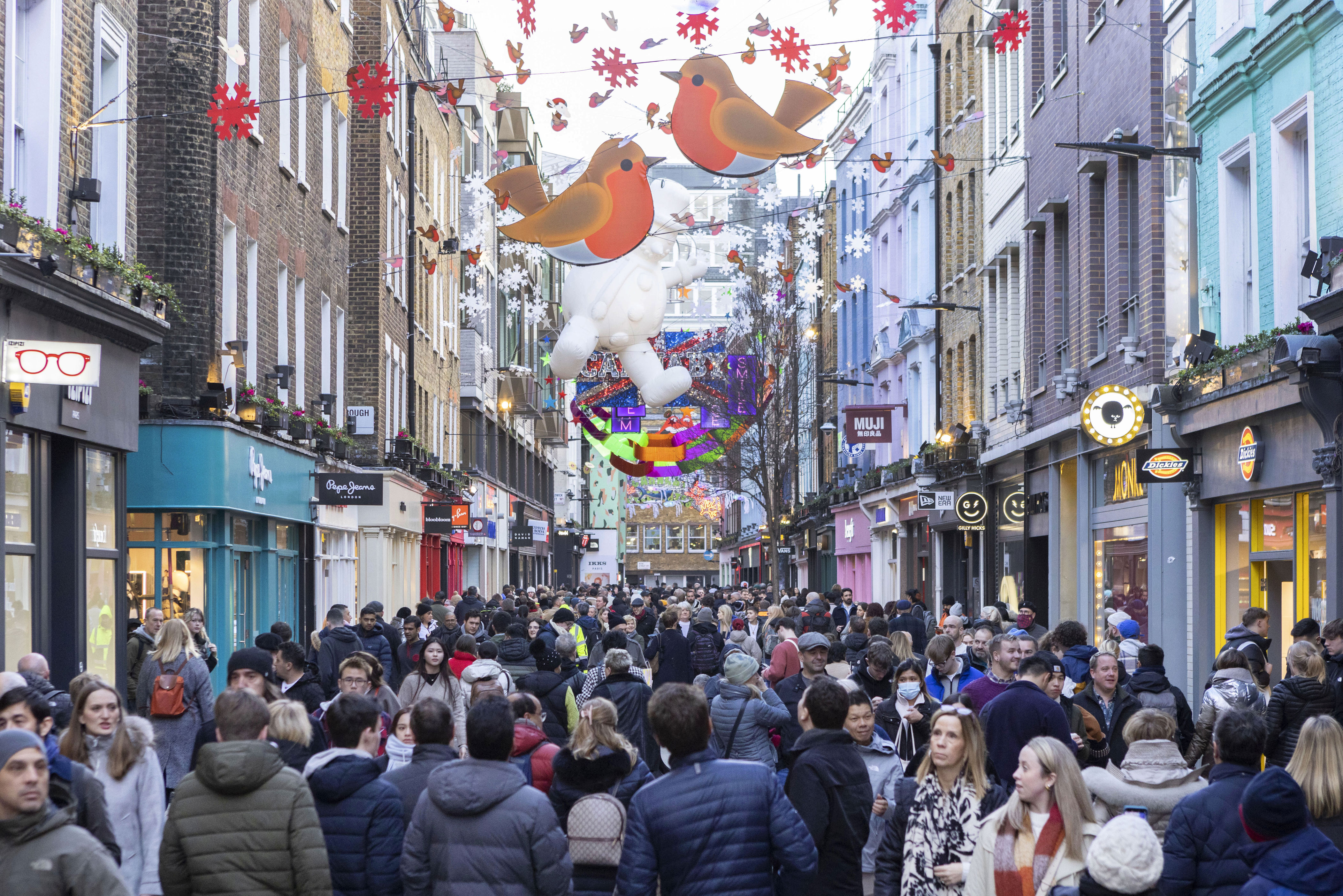 Consumer confidence tumbles amid ‘tumultuous’ build-up to Budget