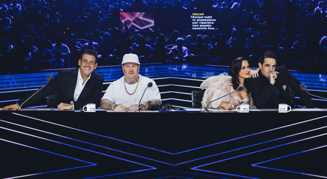 X Factor 2025, la Notte degli Inediti: i concorrenti si sfidano sul palco e  arriva Levante. Chi sono i favoriti alla finale
