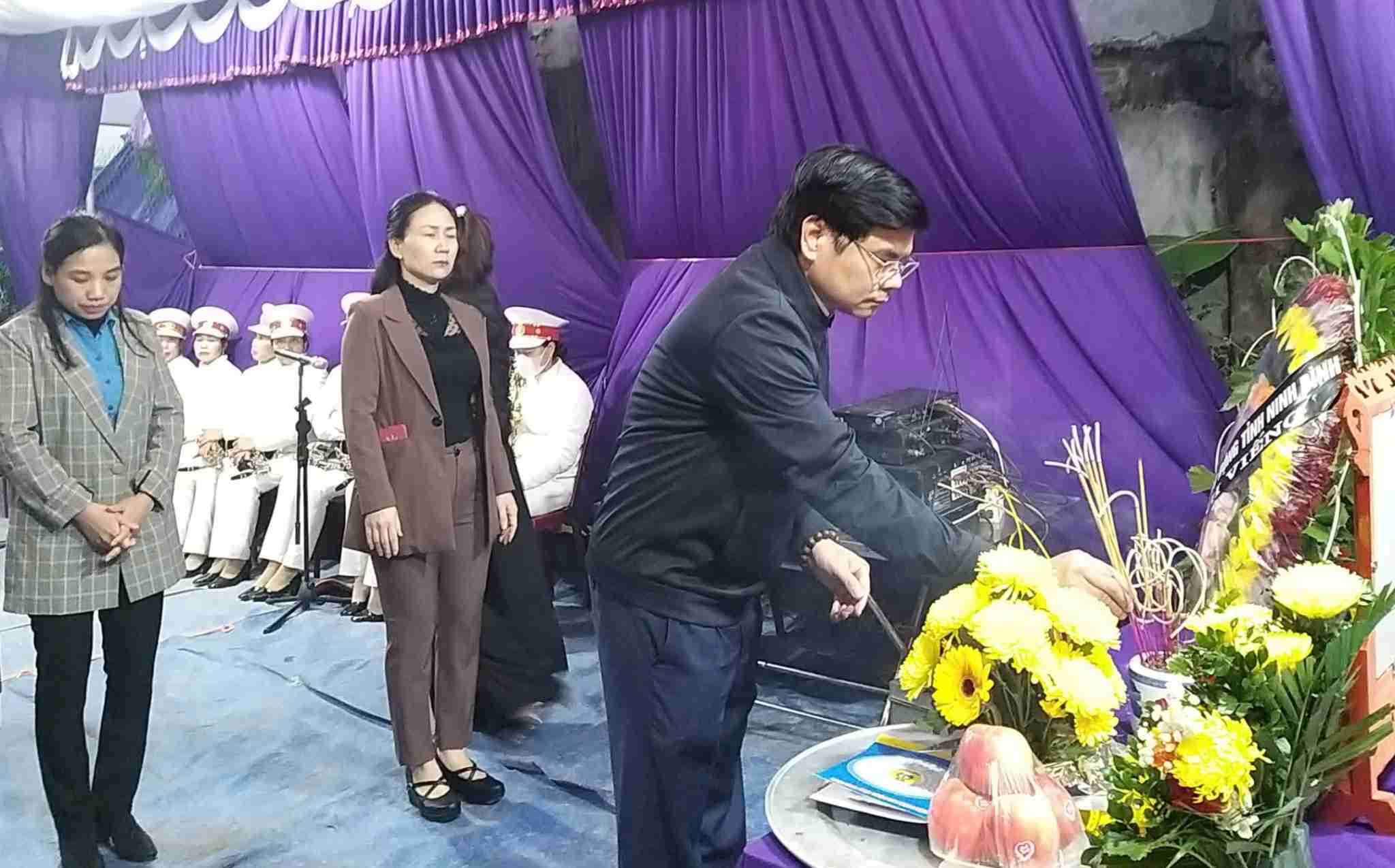 Động viên, hỗ trợ gia đình nữ công nhân tử vong do tai nạn tại Ninh Bình