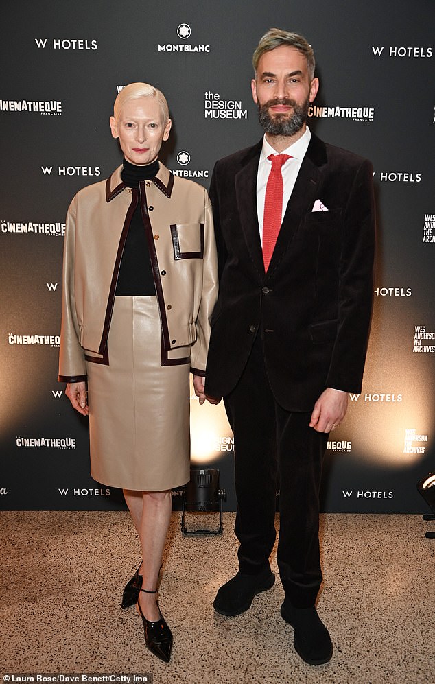 tilda-swinton-65-makes-a-very-rare-appearance-with-partner-sandro