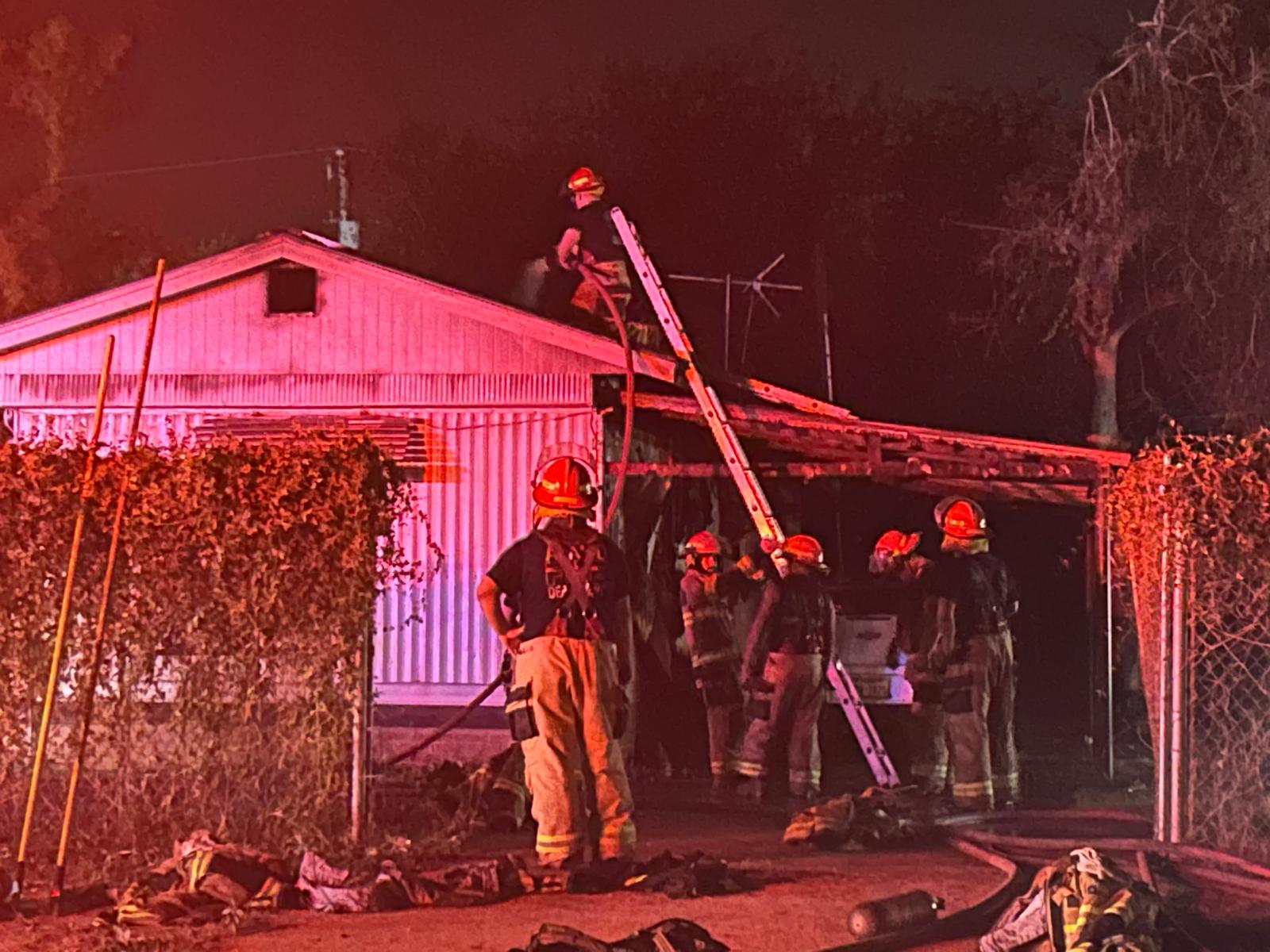 Incendio en vivienda de Alamo deja daños severos; no se reportaron heridos