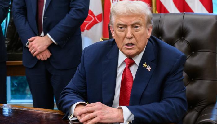 50 ألف صفحة.. ترامب يوقّع مشروع قانون يلزم بنشر وثائق إبستين