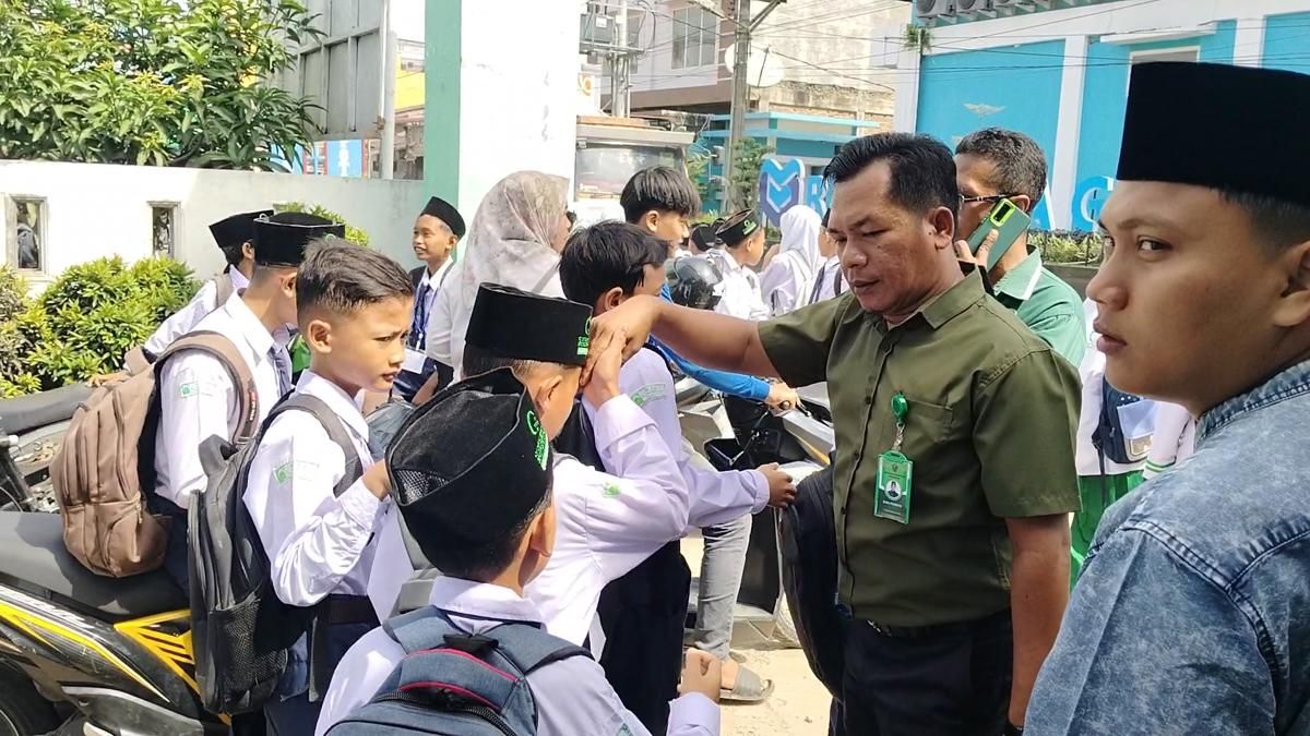 AA1QNDi1 Kemenag: 437 Ribu Guru Madrasah Belum Sertifikasi Akibat Anggaran