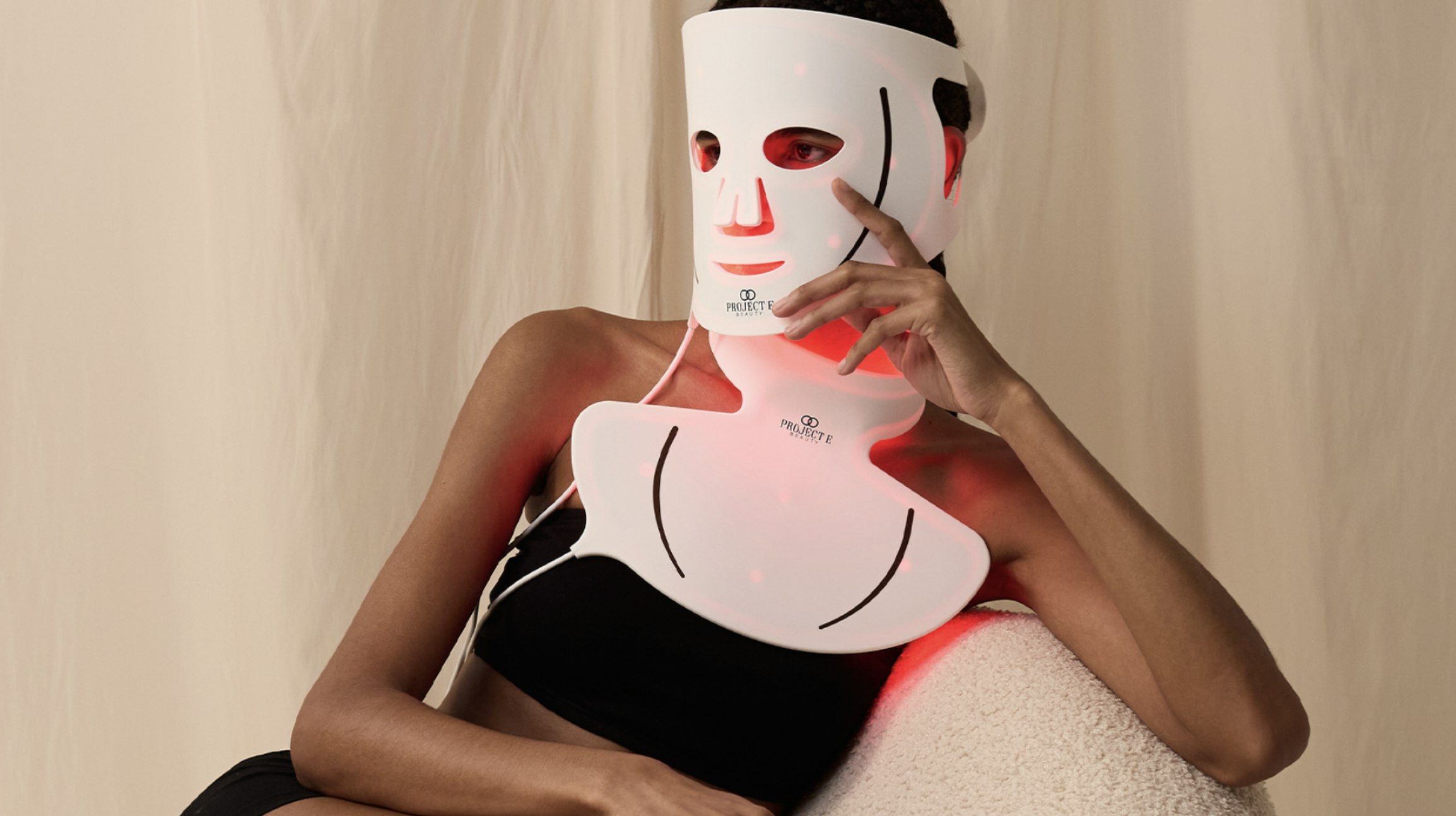 Finally! An LED Mask That Treats Your Whole Face – As Well As Your Neck