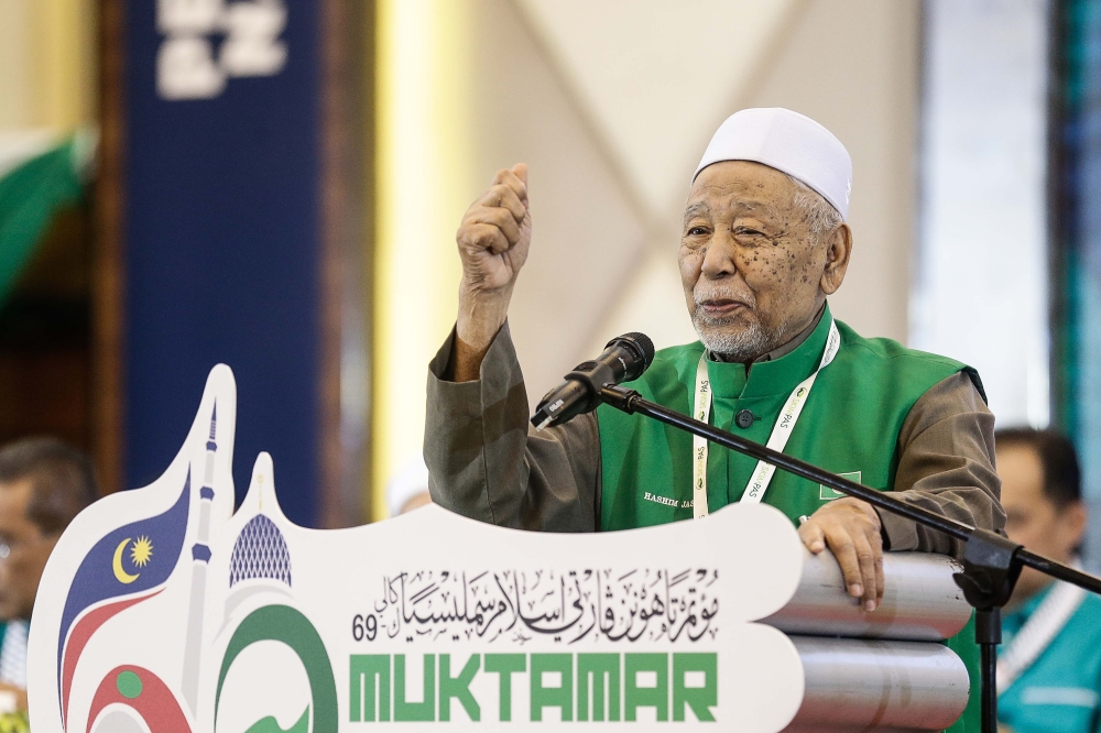 PAS spiritual leader Hashim Jasin hospitalised in Kangar, public urged ...