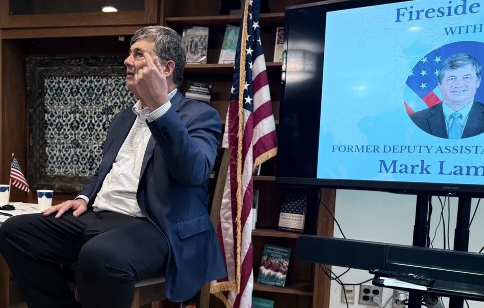 Según un ex enviado estadounidense, es necesaria la coordinación con Moscú si Trump quiere reunirse con Kim Jong-un durante su viaje a China.