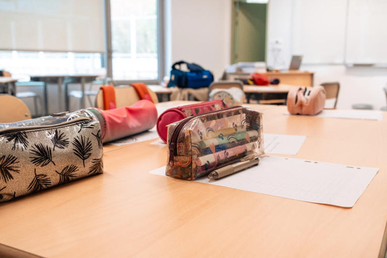 Trousse scolaire Contrast VIQUEL : la trousse en coloris aléatoire à Prix