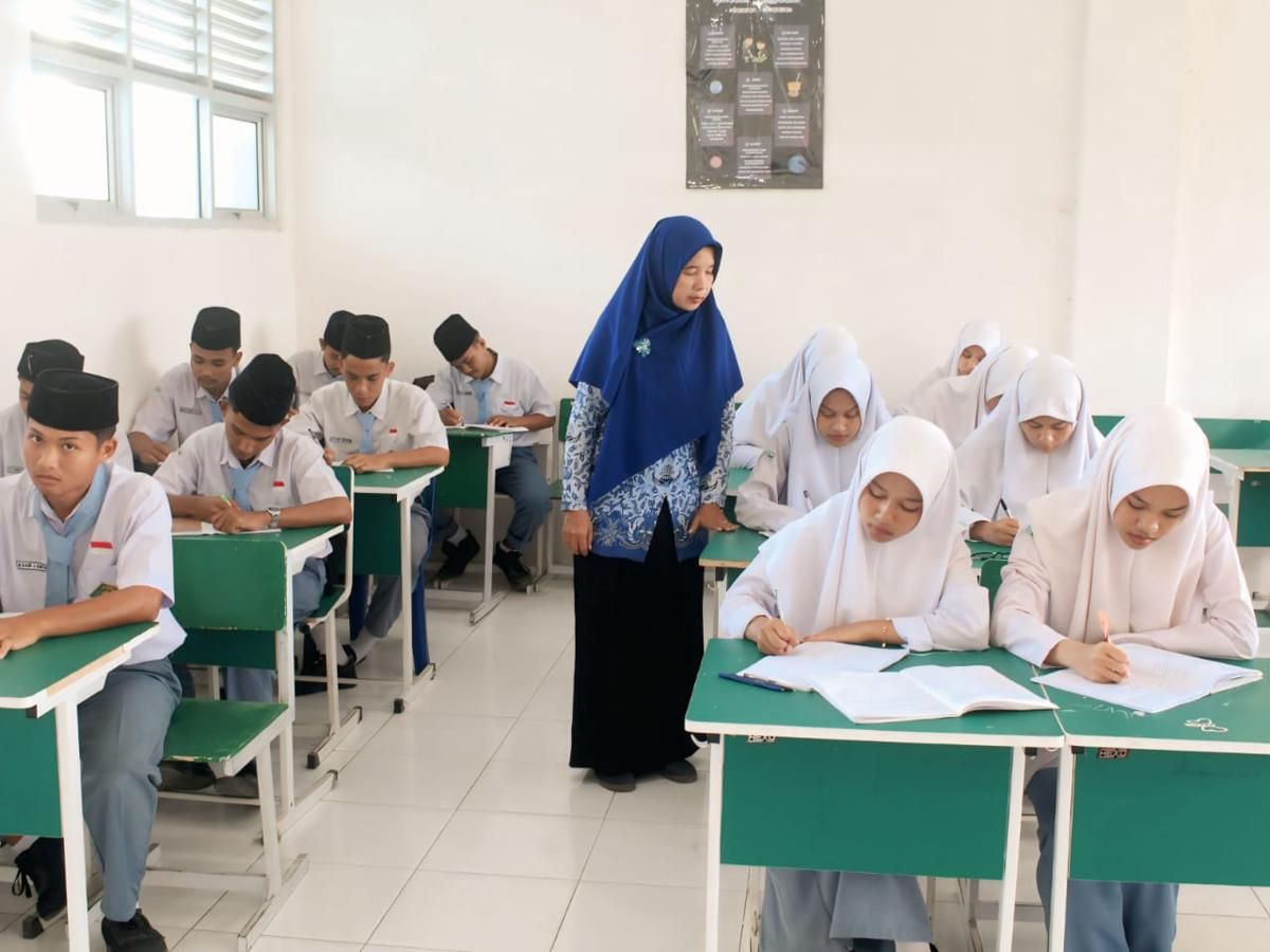 AA1QNyMf Kemenag: 437 Ribu Guru Madrasah Belum Sertifikasi Akibat Anggaran
