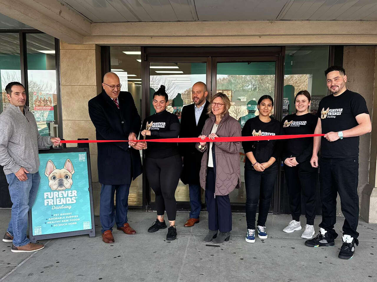 Danbury pet store faces backlash from animal advocates after grand opening