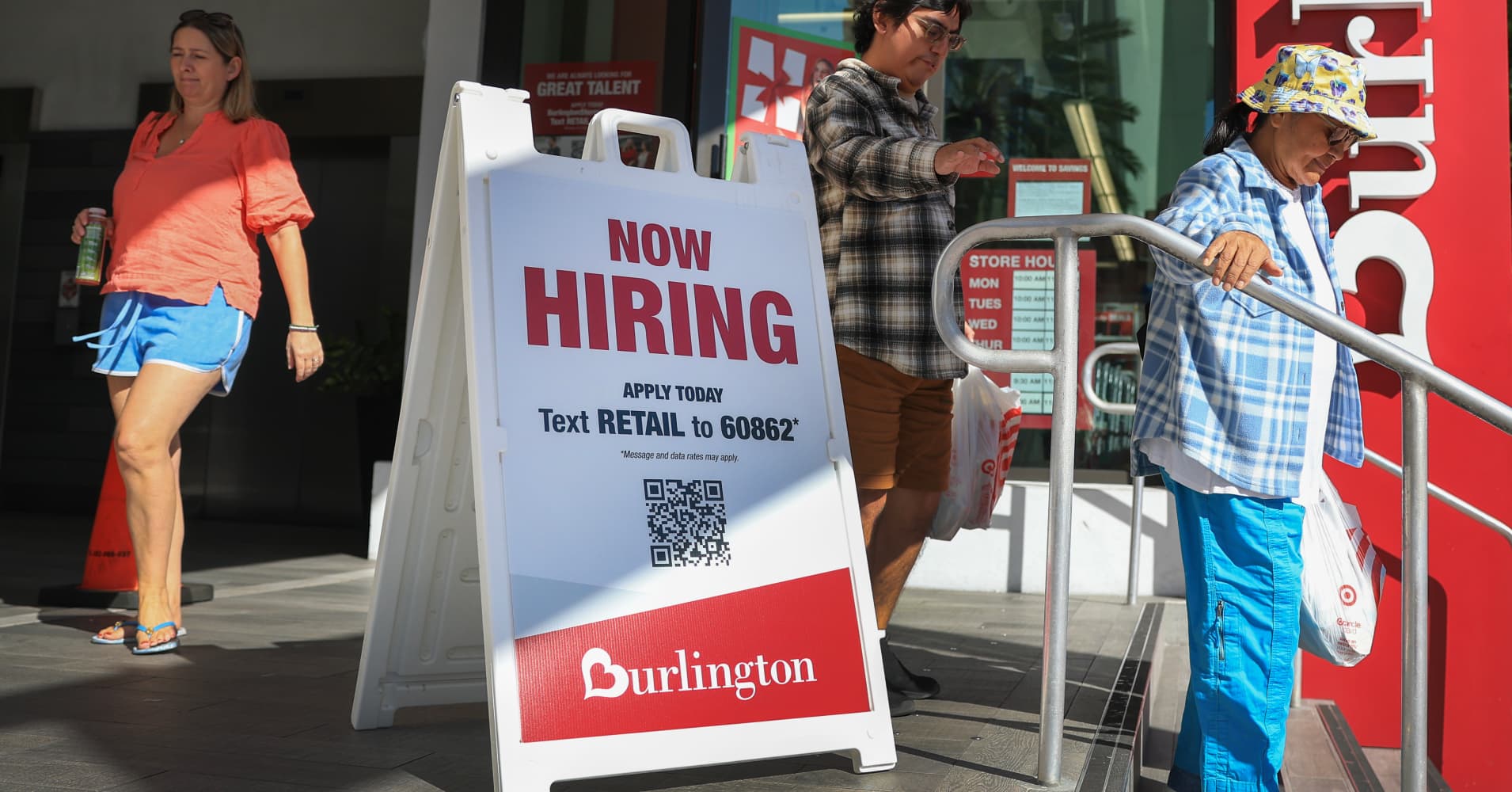 Delayed September report shows U.S. added 119,000 jobs, more than expected; unemployment rate at 4.4%