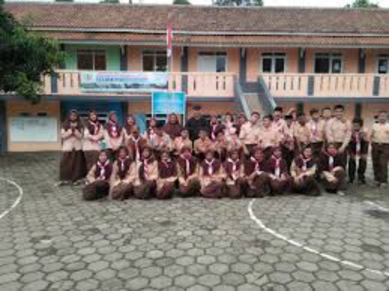 AA1QOIXf 5 SMP Terbaik di Tarogong Kaler: Pilihan Ideal untuk Pendidikan Berkualitas