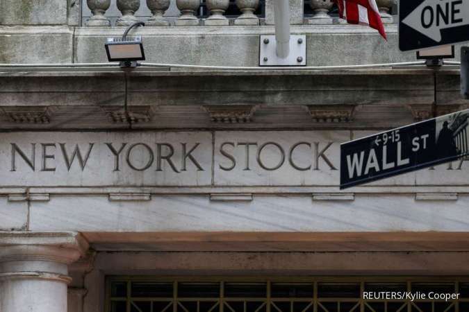 Wall Street turun di akhir tahun 2025