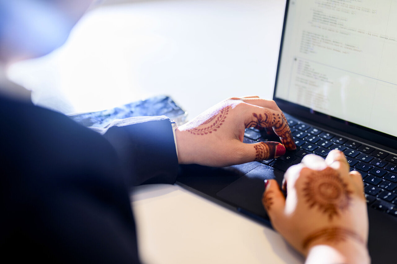 Experts detect AI text by looking for human idiosyncrasies, like word ...