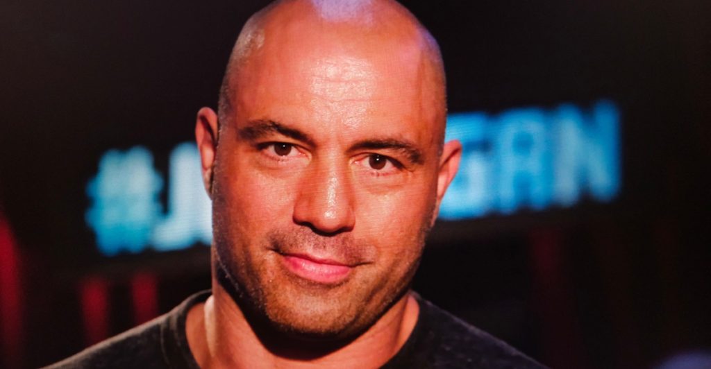 Rogan vänder mot Trump – kallar ICE:s metoder 