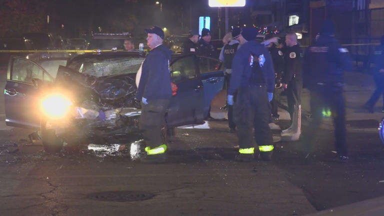 2 CPD officers among 4 injured in crash in Gage Park