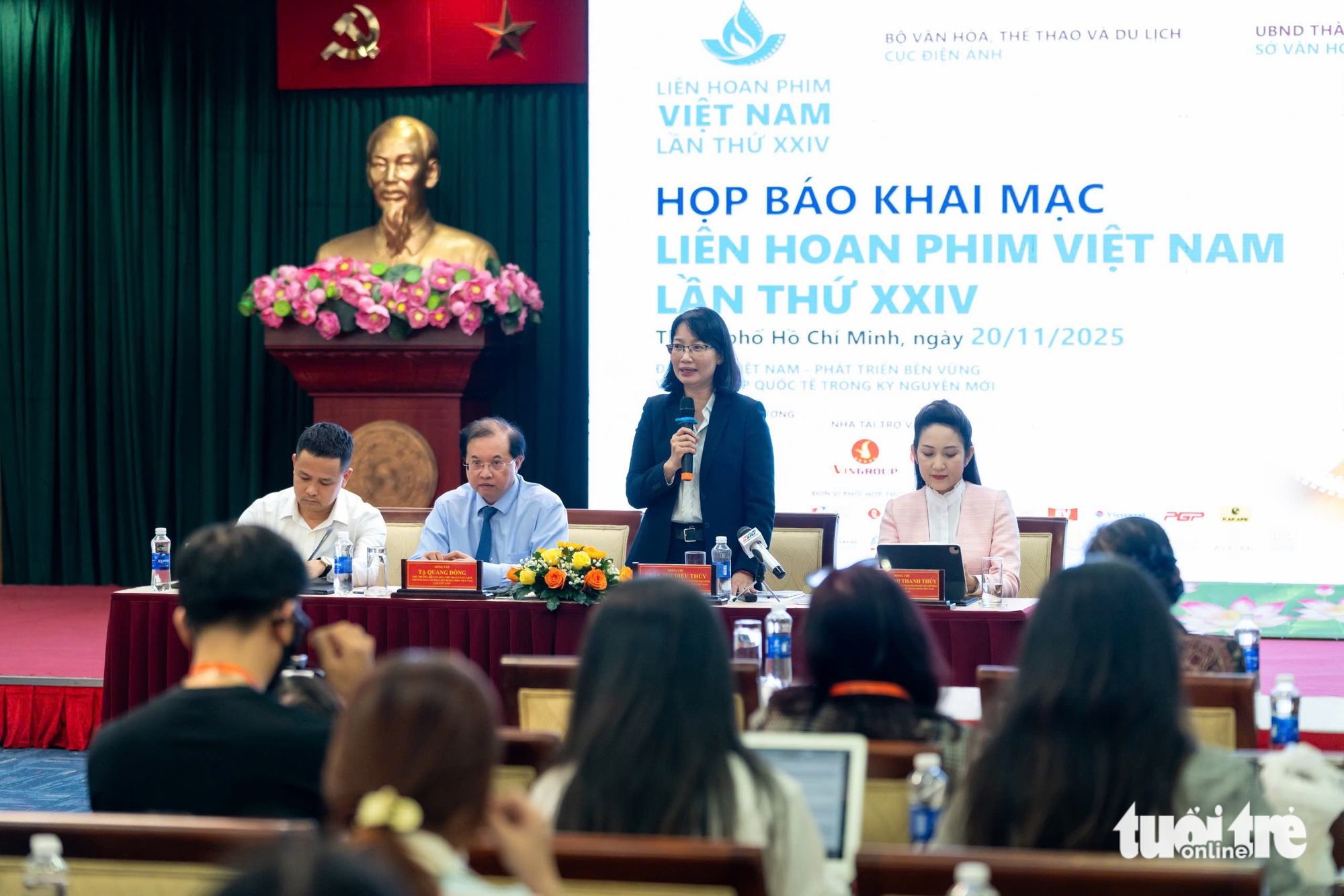 Liên hoan phim Việt Nam kêu gọi giúp đỡ đồng bào trong mưa lũ miền Trung