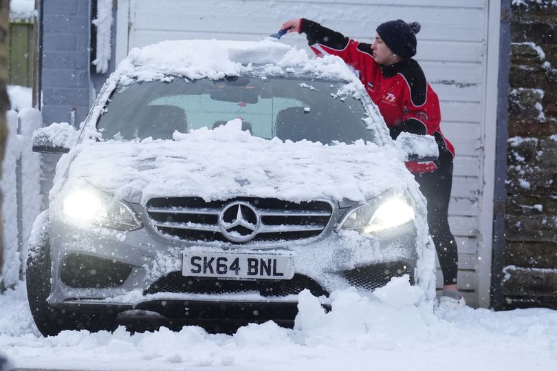 Met Office weather warning for tomorrow as Brits brace for snow and ice ...