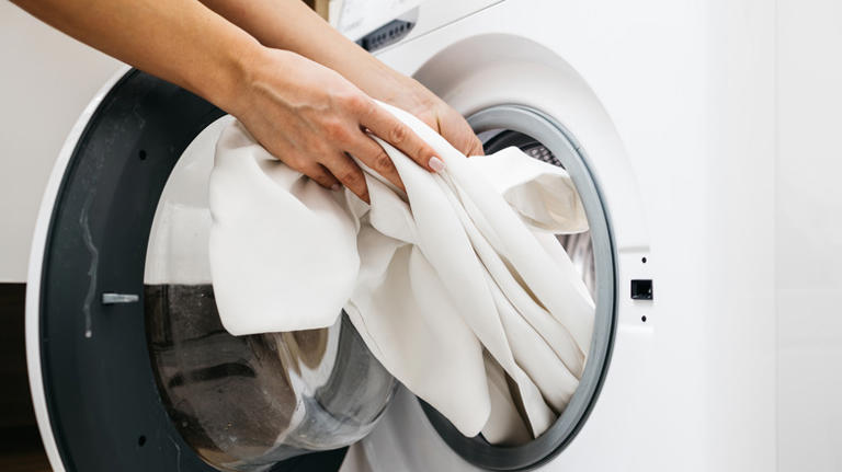 12 Reasons Front Loader Washing Machines Are Considered Better (And If ...