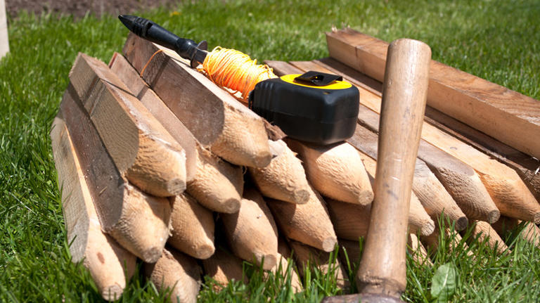 Super Costly Fence-Building Mistakes You Really Need To Avoid