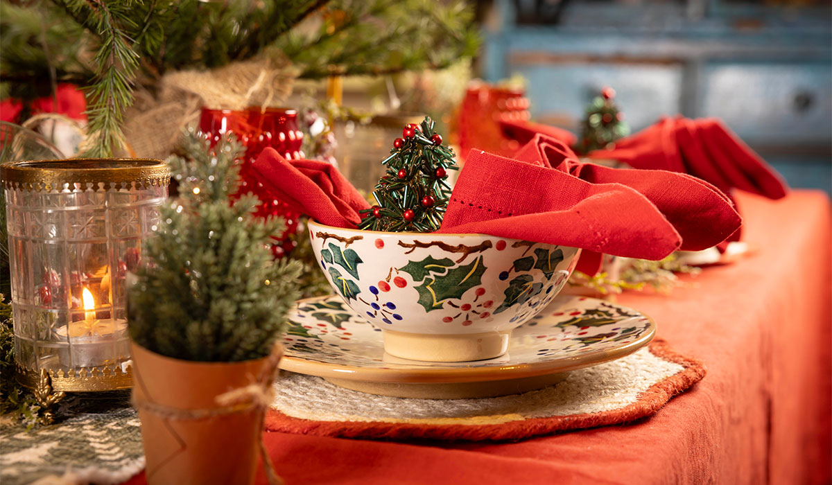 Nicholas Mosse pottery unveils its Christmas pattern 'Winter Green'