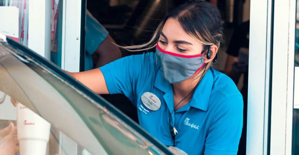 11 Fast-Food Phrases Workers Used to Say That New Employees Have Never ...