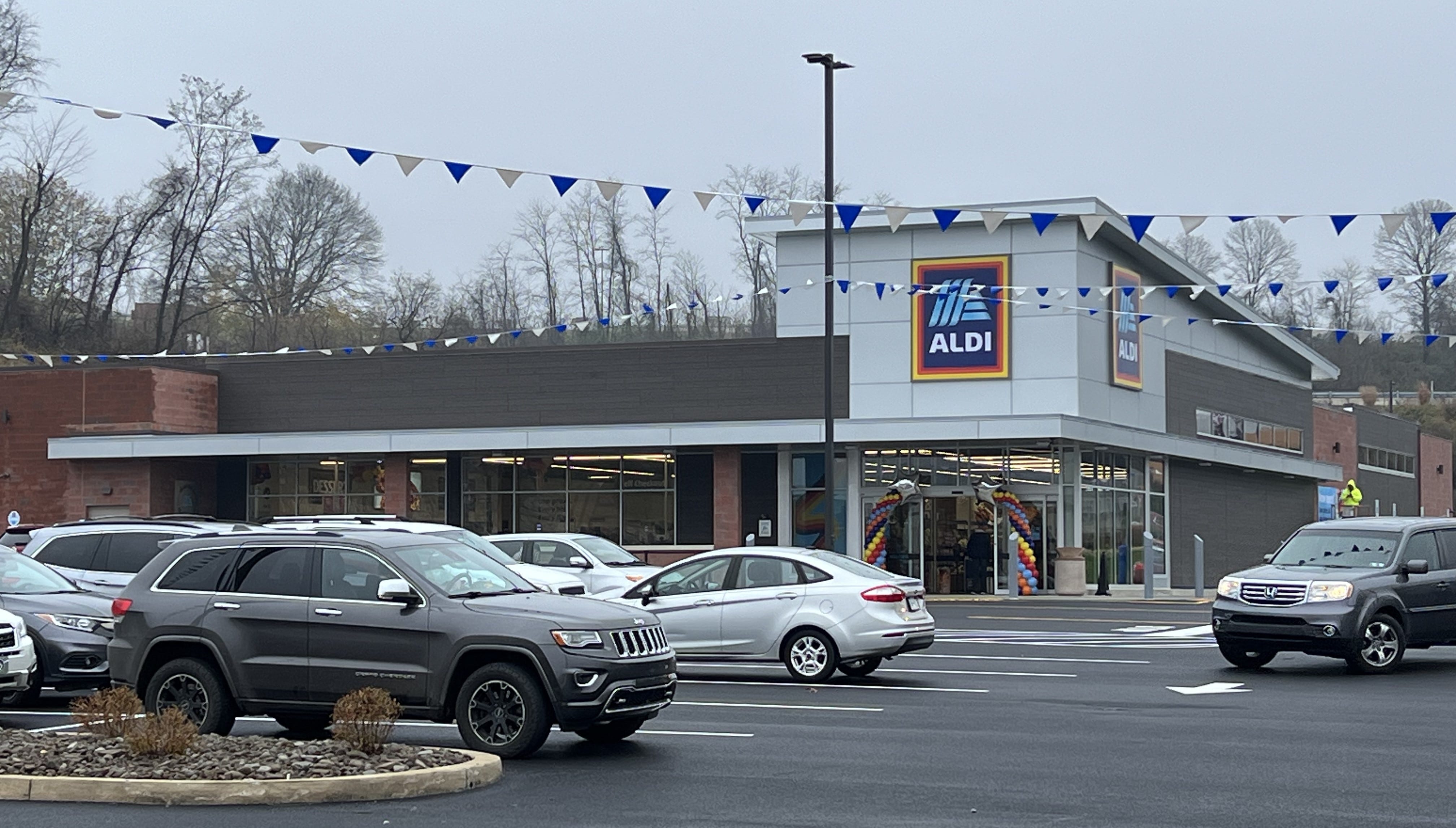 Aldi opens first location in Shrewsbury Township, and here's what to know