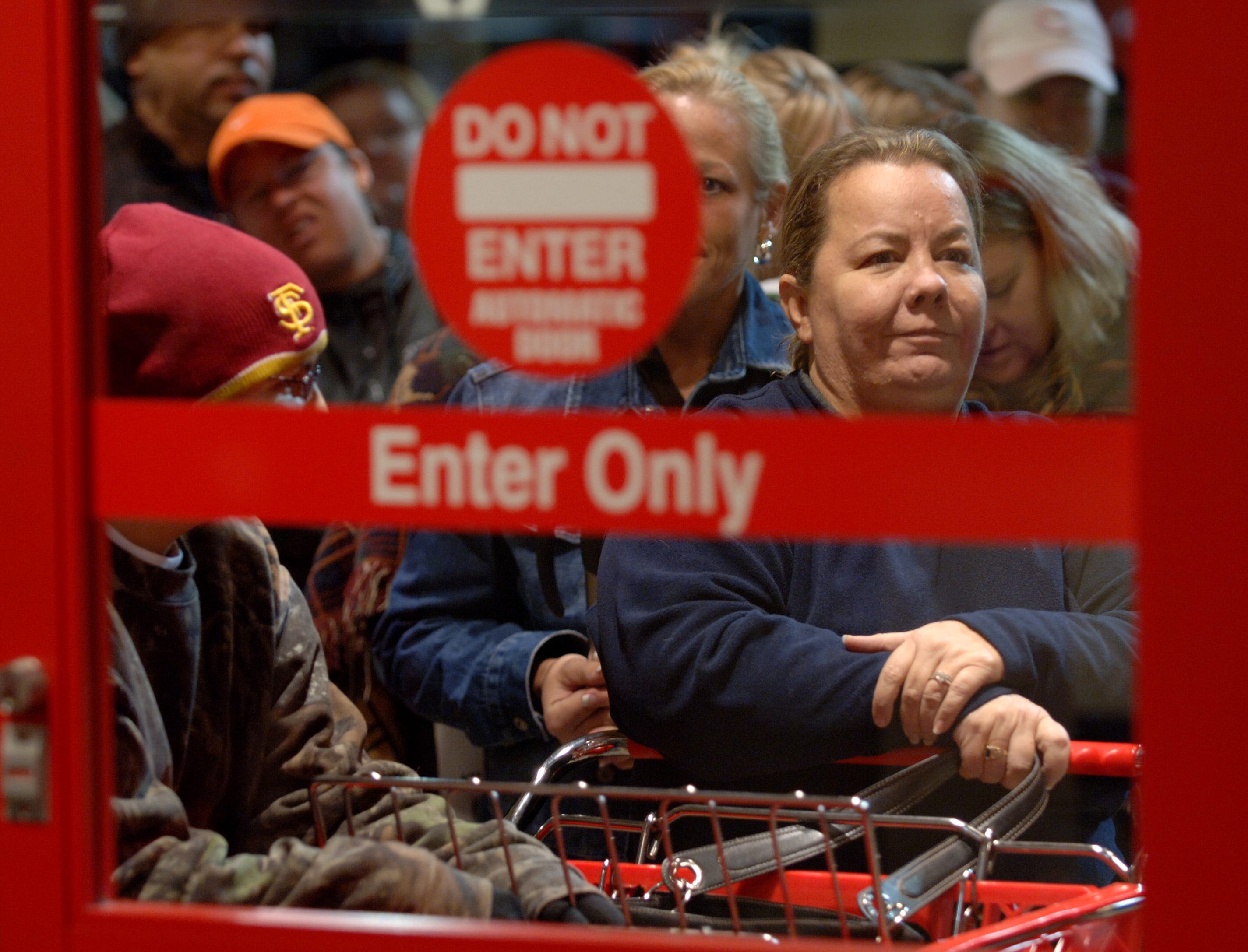 Some Upstate retailers opening doors early on Black Friday. View hours