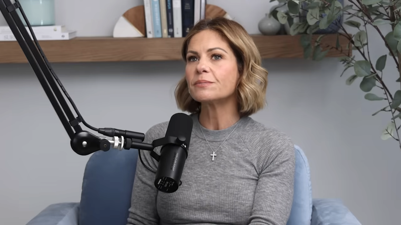 Why Candace Cameron Bure Doesn’t ‘Fight Back In The Comments’ When(02)