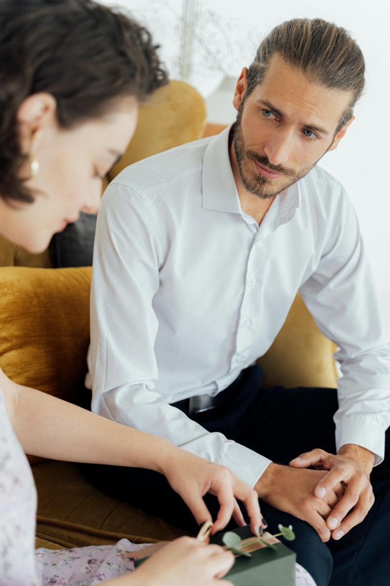 If a Man Shows These 9 Behaviors, He's Probably Not Someone You Should ...