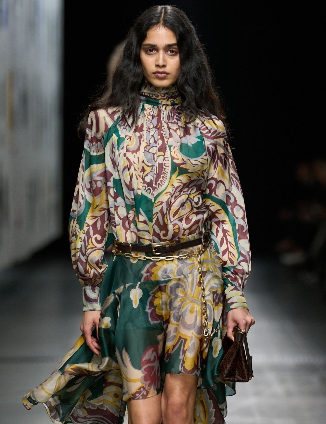 12 looks repérés sur les podiums qui prouvent que la tendance bohème ne ...