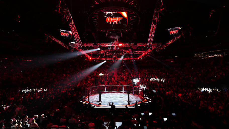 Top UFC contender steps in to