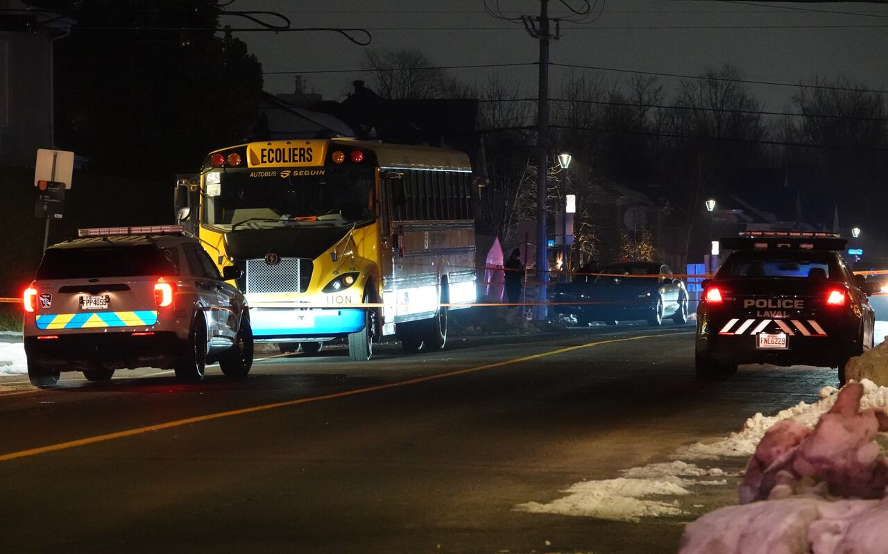 Girl, 13, struck and killed by her school bus after exiting in Laval, Que.