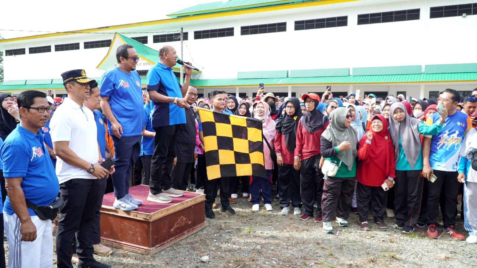 AA1QQyYg Peringatan HUT PGI dan HGN Kabupaten Langkat: Syah Afandin Tekankan Kesejahteraan Guru