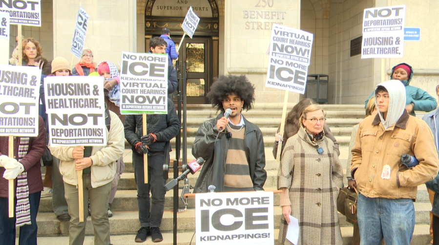 Advocates speak out against ICE detentions outside courts, call for ...