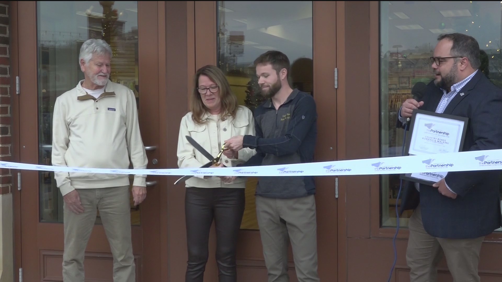 Country Roads Running and Walking cuts the ribbon in Morgantown