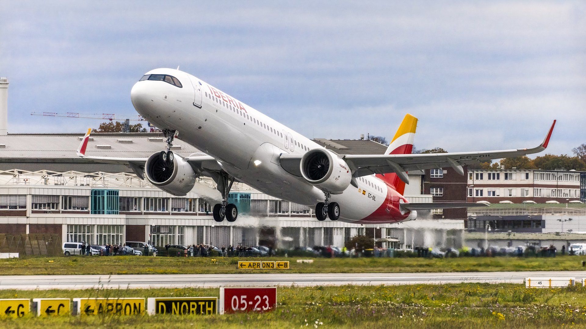 13 New Routes In Just 2 Days: These Long-Haul Flights Take Off Next Year
