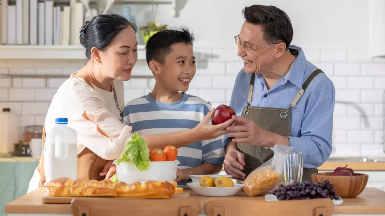 5 smart tricks to make your child fall in love with home-cooked healthy ...