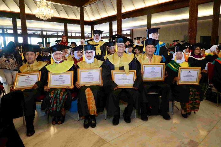 AA1QReRz Lansia Jakarta Makin Mandiri Berkat Sekolah Lansia