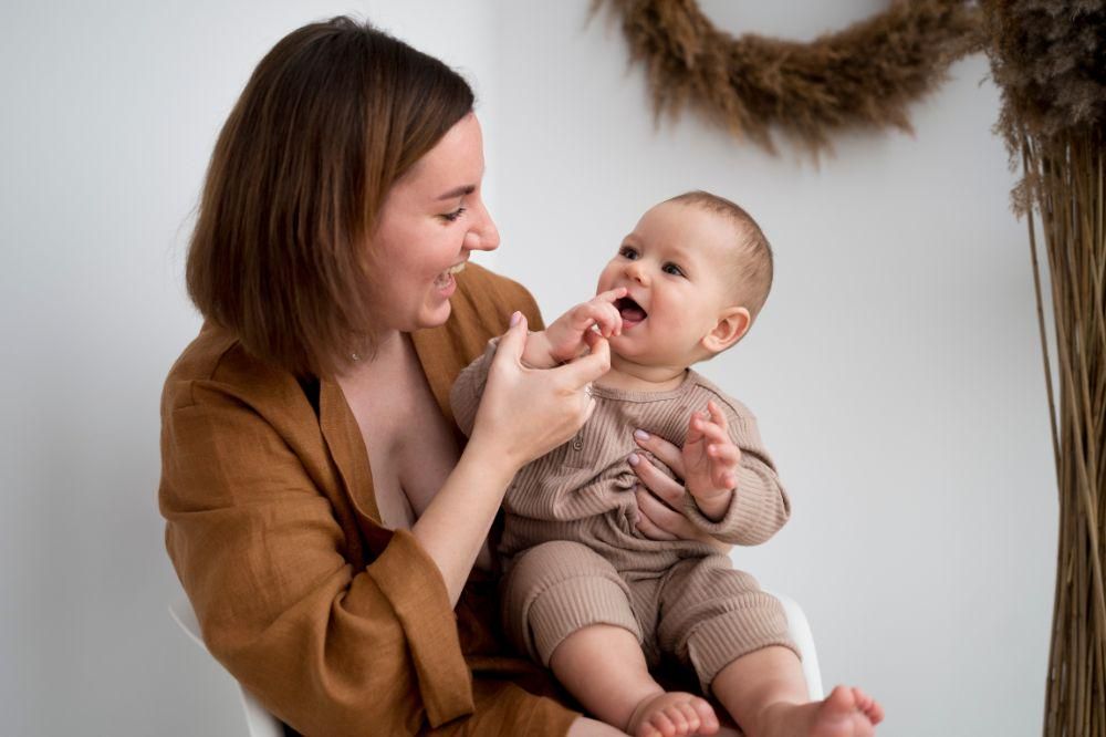 AA1QRuos Fase Babbling Kunci Pengembangan Bahasa Bayi