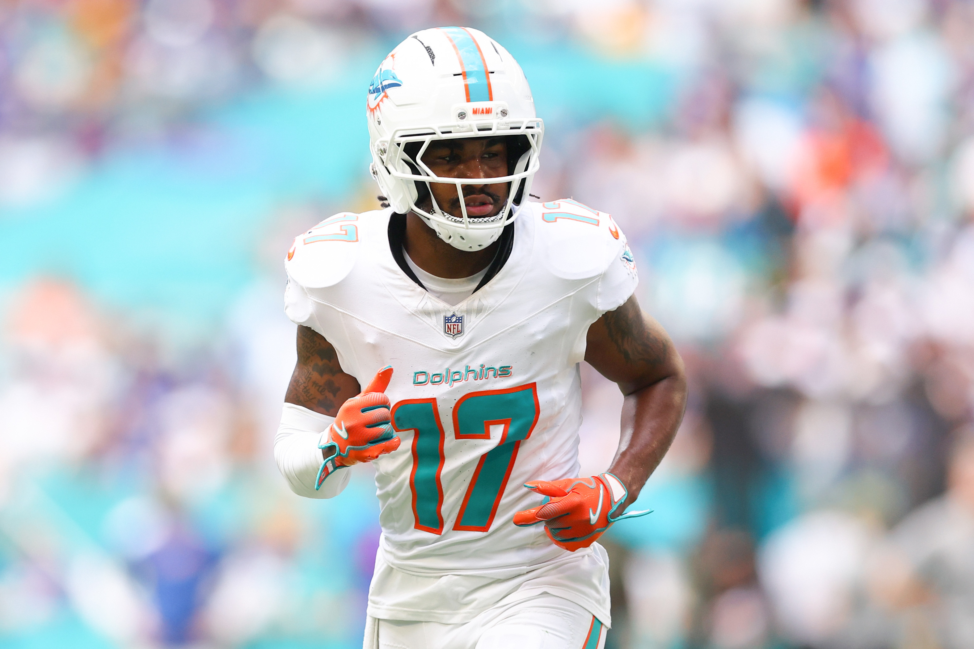 Jaylen Waddle stepping up as lead receiver – The Splash Zone 11/21/25