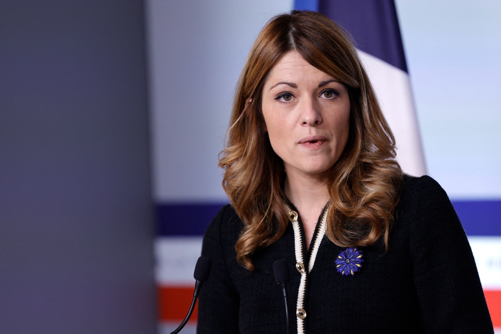 La porte-parole du gouvernement français, Maud Bregeon, tient une conférence de presse à l'issue du conseil des ministres hebdomadaire, à Paris, le 10 novembre 2025.