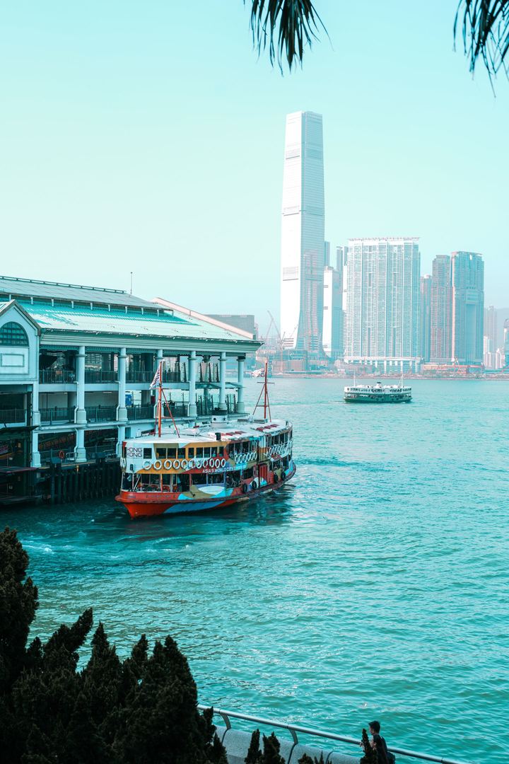 维港一瞥，香港故事从渡轮启航
